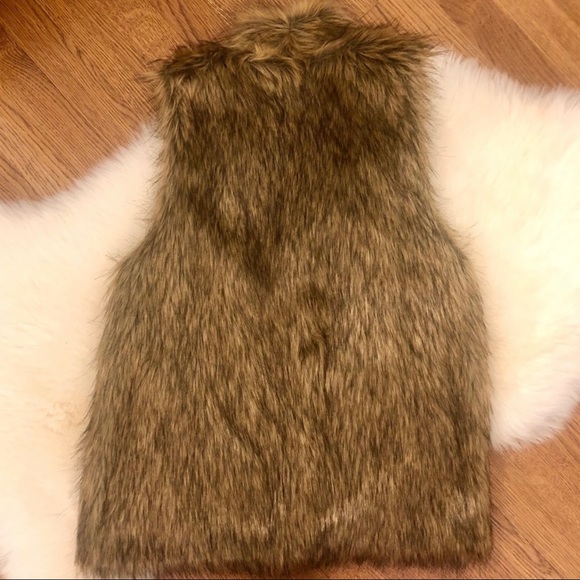 Hinge Fur Vest - Picture 6 of 6